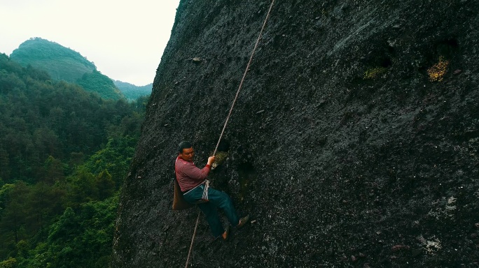 4K航拍深山悬崖峭壁采药人合集2