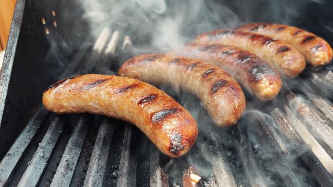 Pork Bratwurst Bangers户外烧烤西科罗拉多烹饪4K视频系列