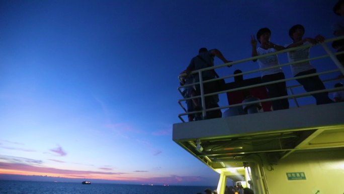 海面 夕阳 轮船