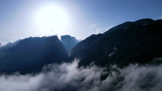 【合集】穿过云层鸟瞰山村