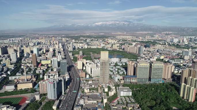 航拍新疆乌鲁木齐克南高架