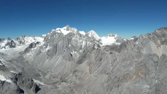 航拍玉龙雪山