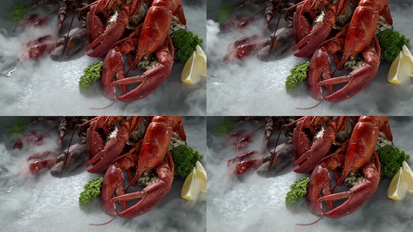 4K超高清：加拿大龙虾和小龙虾的特写，背景为黑色，烟雾冰冷。新鲜奢侈海鲜和菜单食谱零售市场概念。