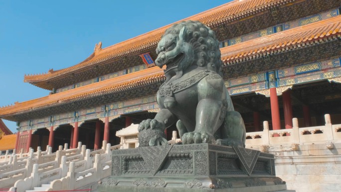 北京故宫紫禁城三大殿乾清门铜狮子