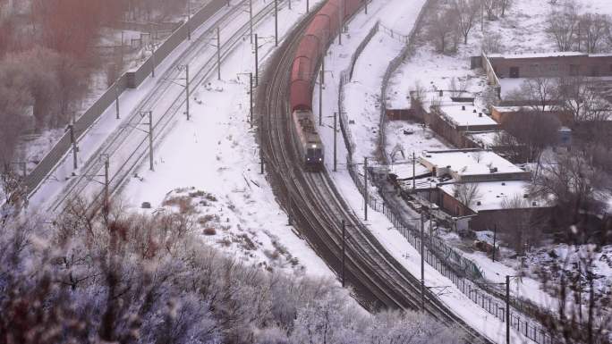 冬日雪国列车