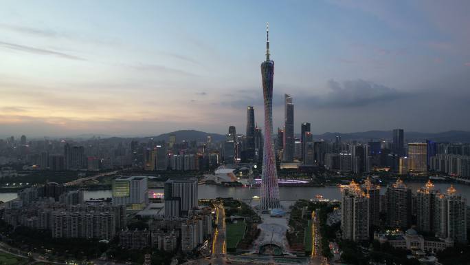 中国广州广州塔的倾斜视图