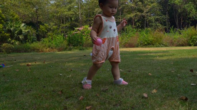 婴儿学步 婴儿走路 宝宝走路 宝宝学步