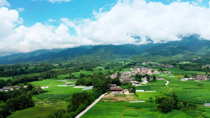 云南腾冲高黎贡山村庄