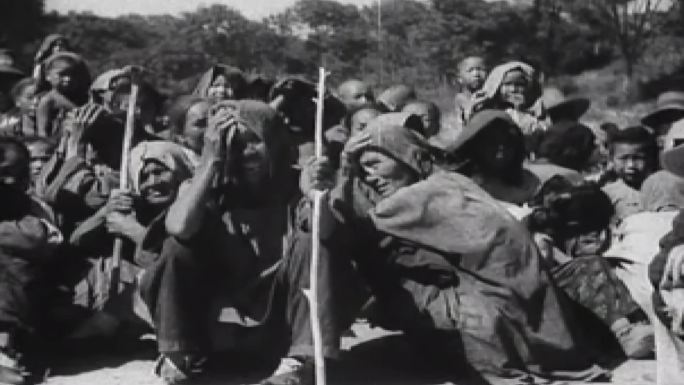 30年代抗战时期逃难的人们