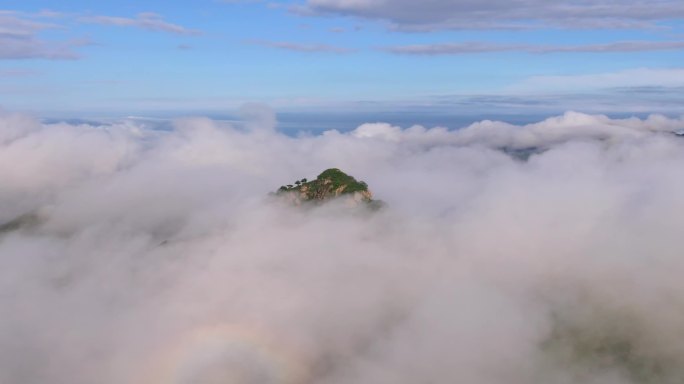 高山云雾雨后云层穿云航拍蓝天白云原创素材