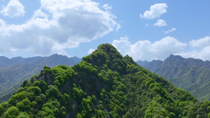 秦岭航拍翠华山顶峰