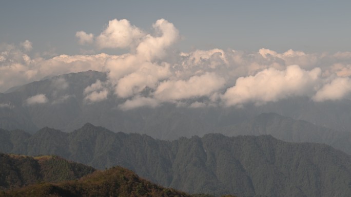 （4K 25P）山顶风起云涌延时