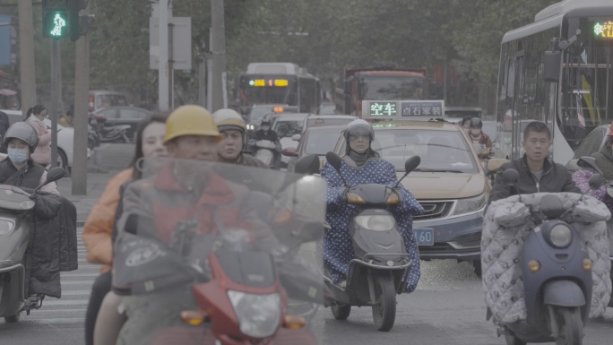 周末路口电瓶车+未调色