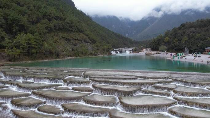 航拍玉龙雪山蓝月谷景区