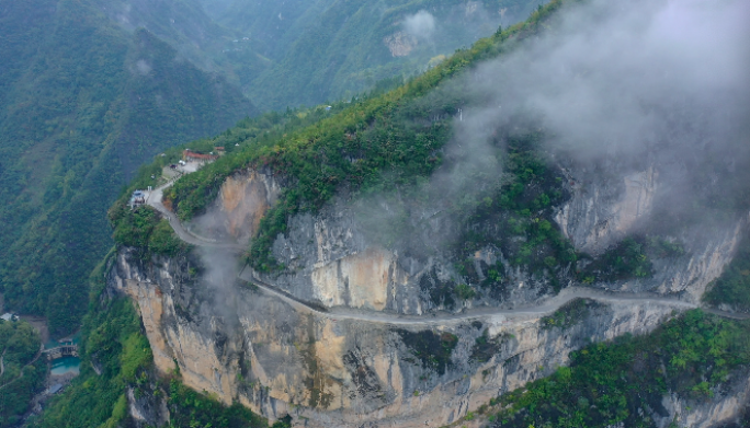 航拍巫溪兰英挂壁公路