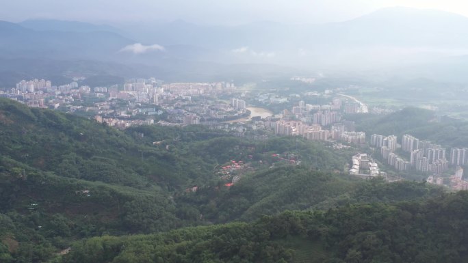 海南五指山海南五指山城市山林云雾云海高山