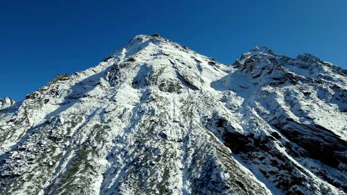 航拍川西毕棚沟雪山峡谷