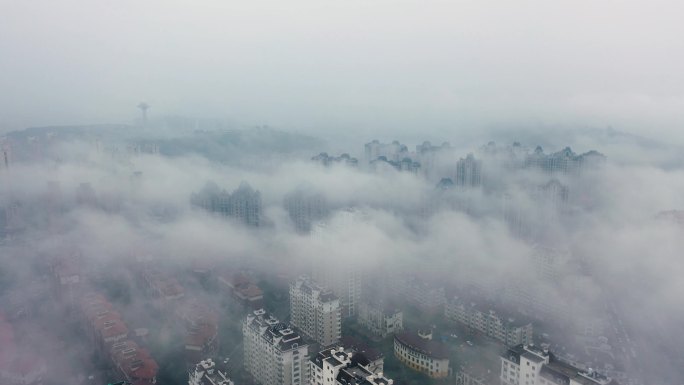 城市大雾航拍