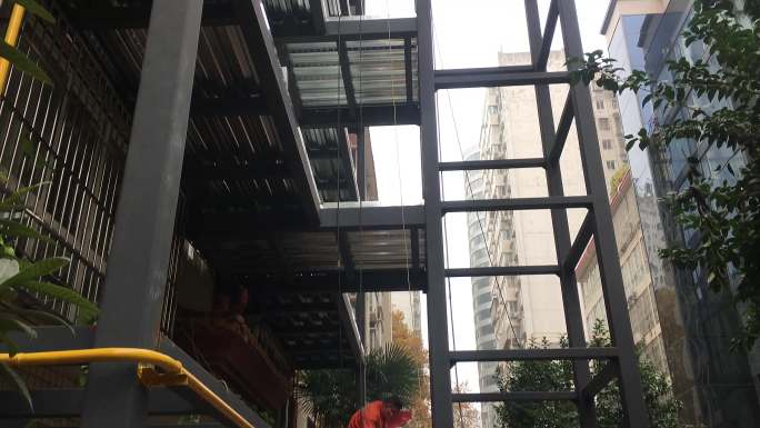 老旧小区加装电梯钢结构焊接施工