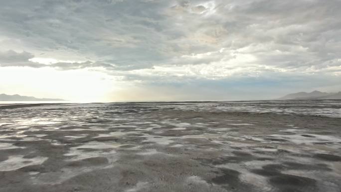 大盐湖遭遇有记录以来最低水位的干旱