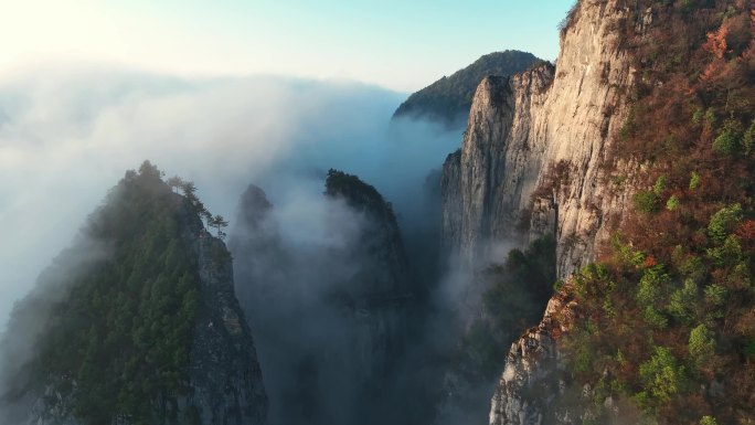 山区云雾缭绕仙境航拍4K