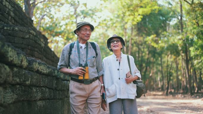 退休后的生活旅行记录情侣