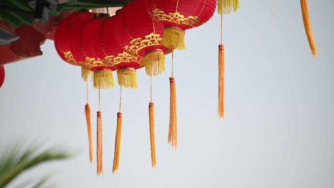 中国新年红灯笼大红灯笼高挂春节喜庆气氛热