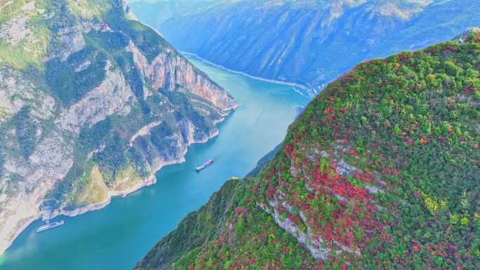 航拍三峡红叶视频