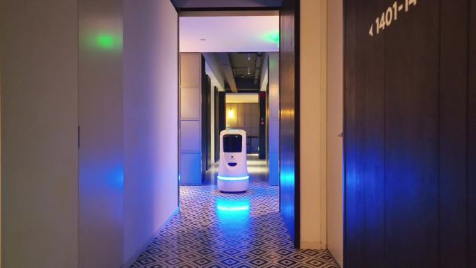 商用机器人提升酒店住宿智慧楼宇物联控制