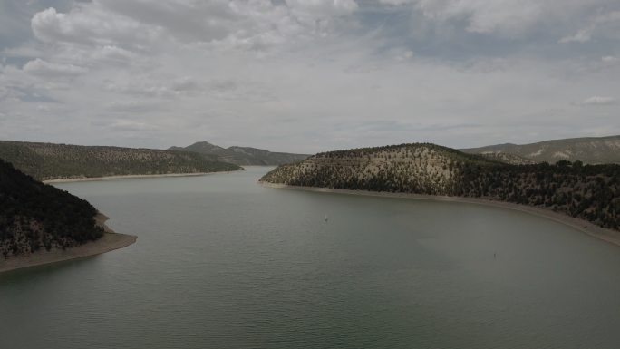 Ridgeway Colorado Majestic大型水环境保护国内水源水库湖泊充满活力的风景山脉