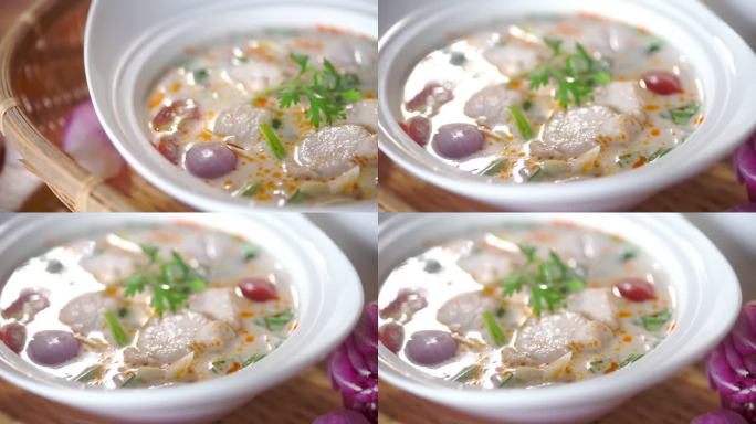 Tom Kha Gai或泰国鸡椰子汤-泰国食谱