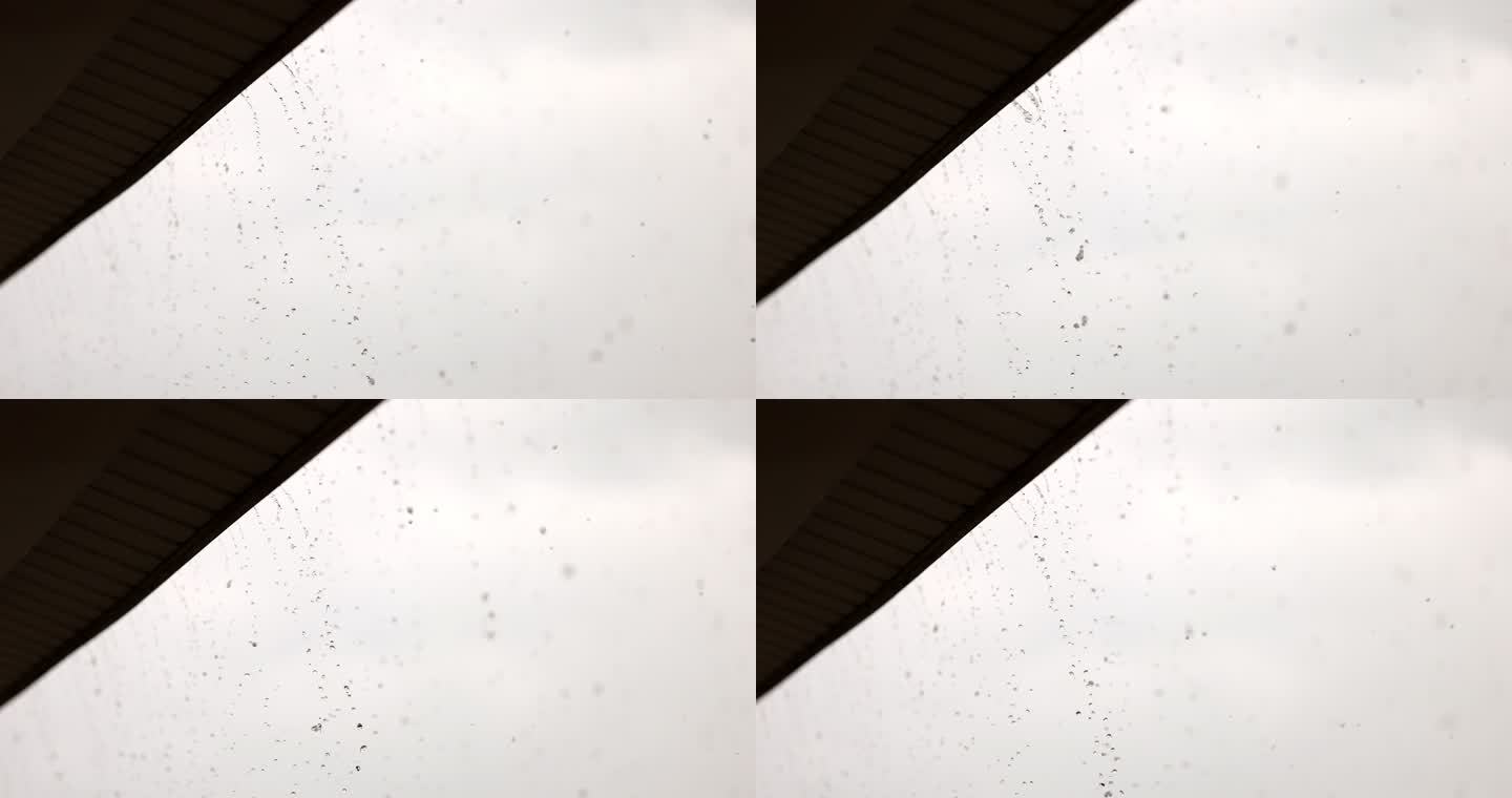 夏季暴雨暴雨雨水漫过屋顶排水沟