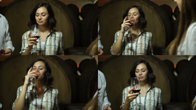 女性在酒庄品尝葡萄酒