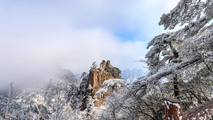 安徽黄山冬季雾凇雪景风光延时摄影