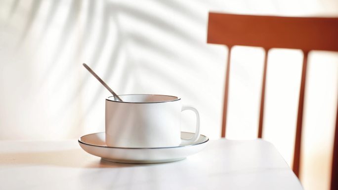 咖啡 桌子上一杯咖啡