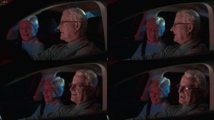 HD DOLLY：在车里唱歌的老年夫妇