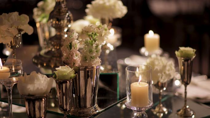 婚礼鲜花，餐桌装饰，婚礼仪式，鲜花，吊灯