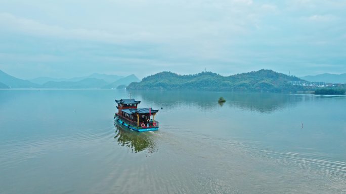 青山湖游船