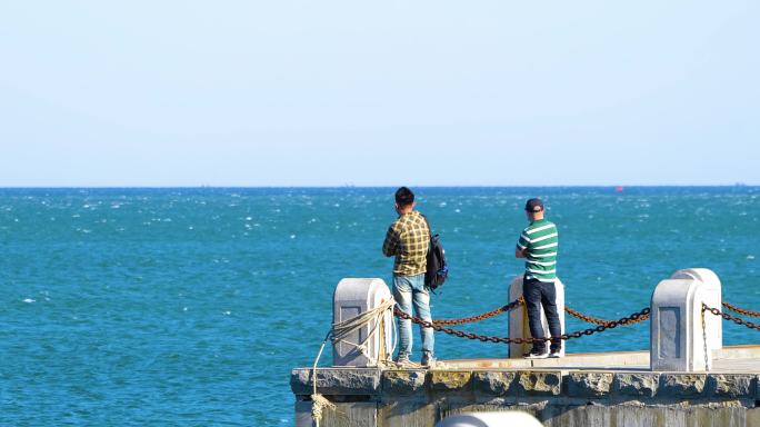 4K高清 海边看海的人