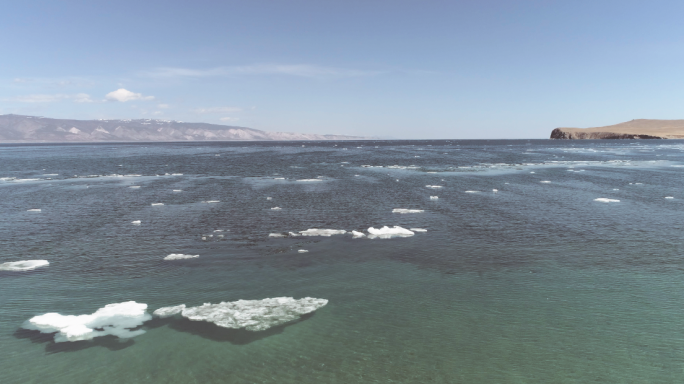 俄罗斯贝加尔湖萨满岩奥利洪岛蓝冰码头航拍