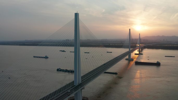 航拍日落时的南京长江五桥