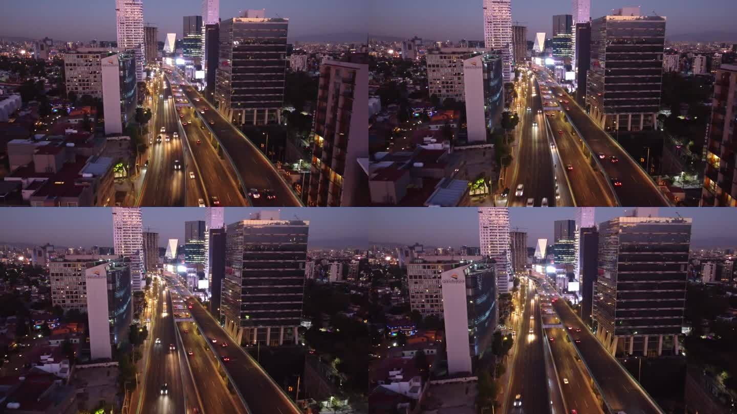 墨西哥城夜间高架公路