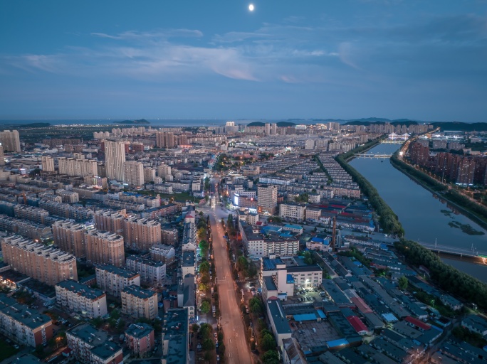 大连庄河城市街道夜景车水马龙航拍延时