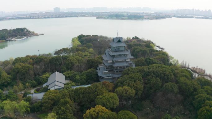 苏州金鸡湖中桃花岛紫氤阁