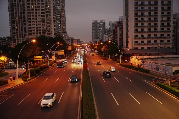 天桥马路车流 夜空渐变