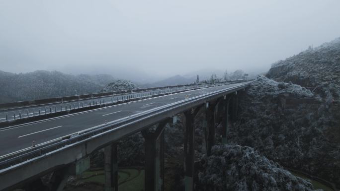 冰雪高速公路