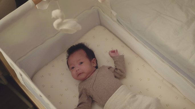 亚洲婴儿睡眠可爱小婴儿哭闹新生儿