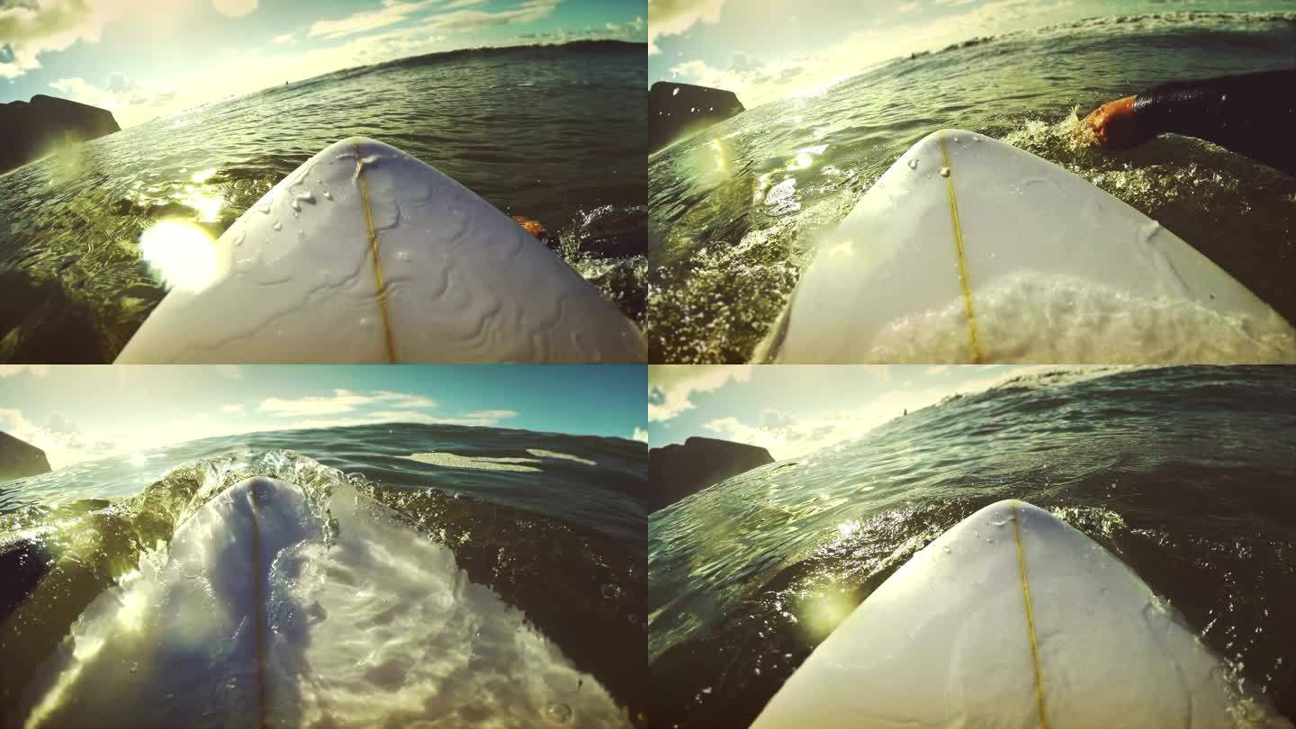 带动作相机的冲浪pov：划水