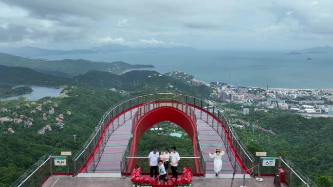 东部华侨城大峡谷登峰造极