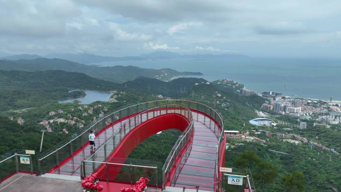 东部华侨城大峡谷登峰造极